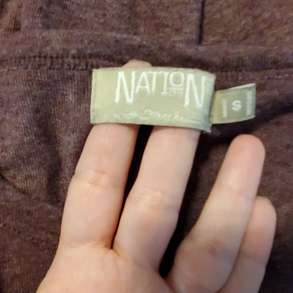 Very pretty purple sweater with shoulder detail - Picture 5 of 6